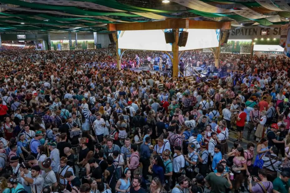 A Oktoberfest Blumenau 2025 se destaca como a festa mais segura do Brasil